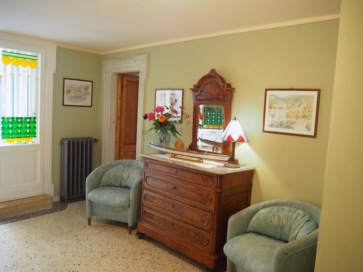Hotel Du Lac Gargnano 3*,  Italia