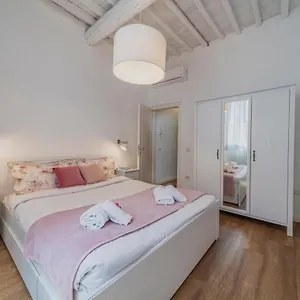 32 Nero - San Niccolo Apartment Florence