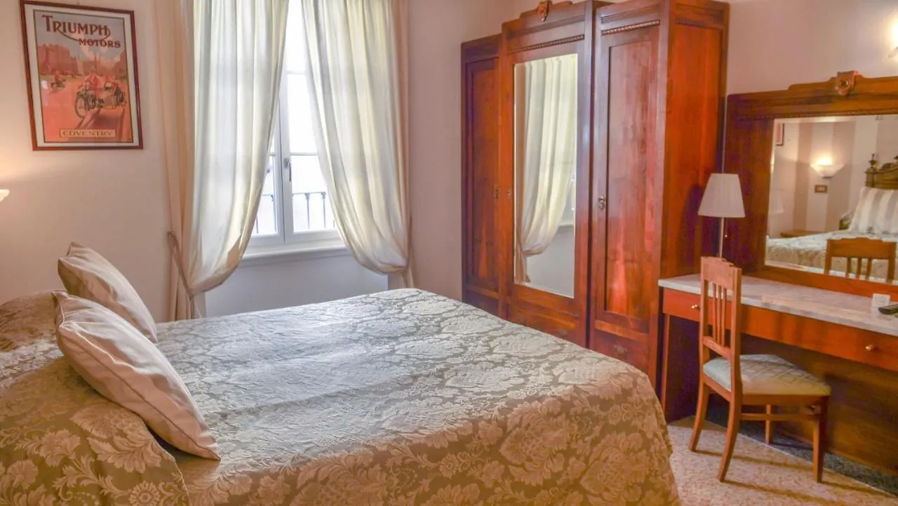 ***  Hotel Du Lac Gargnano Itália